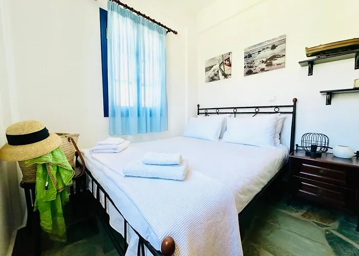 Aegean Paradise, Kythnos, Naousa Nyaraló